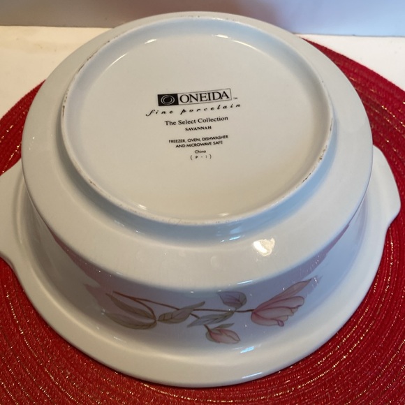 Vintage Oneida, The Select Collection, Savannah Pattern, 2 Quart Casserole Dish - Picture 4 of 4